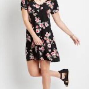 24/7 Black Floral Twist Sleeve Shift Dress